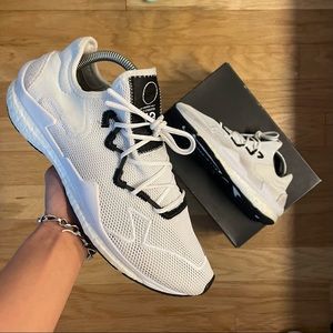 Y-3 adizero runner ‘core white’
-Men US 9, UK 8.5, EU 42.5
